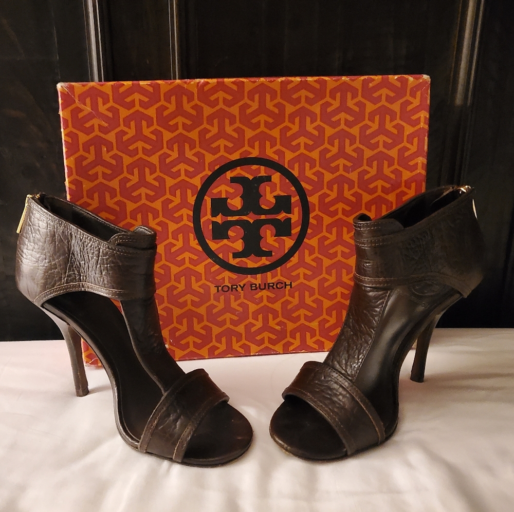 TORY BURCH BROWN BACK ZIP CUTOUT T-STRAP HEELS